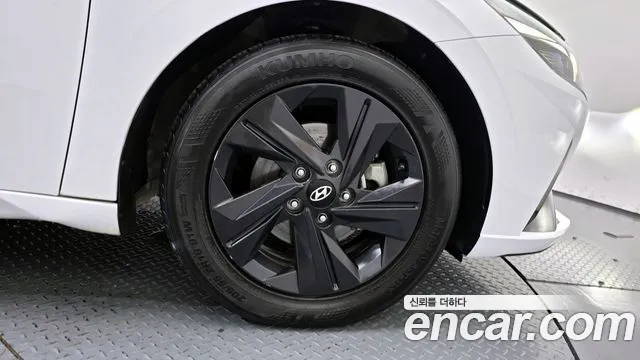 Hyundai Elantra 2022 thumb 7
