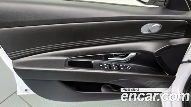 Hyundai Elantra 2022 thumb 4