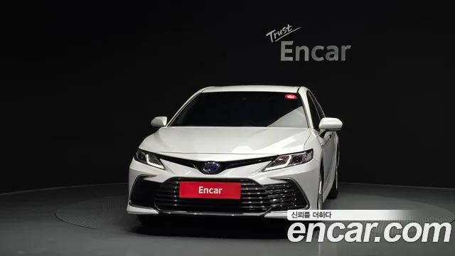 Toyota Camry 2024 thumb 2