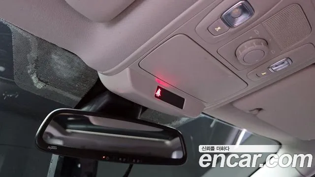 Renault SM6 2016 thumb 10