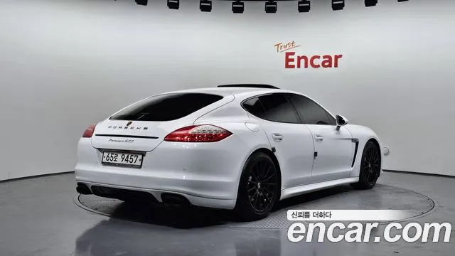 Porsche Panamera 2013 thumb 6