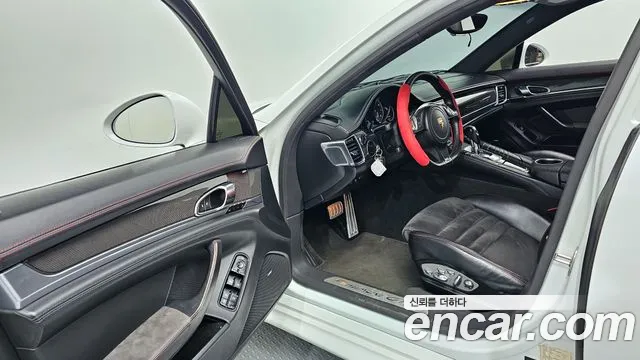 Porsche Panamera 2013 thumb 9