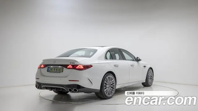 Mercedes-Benz E-Class 2025 thumb 2