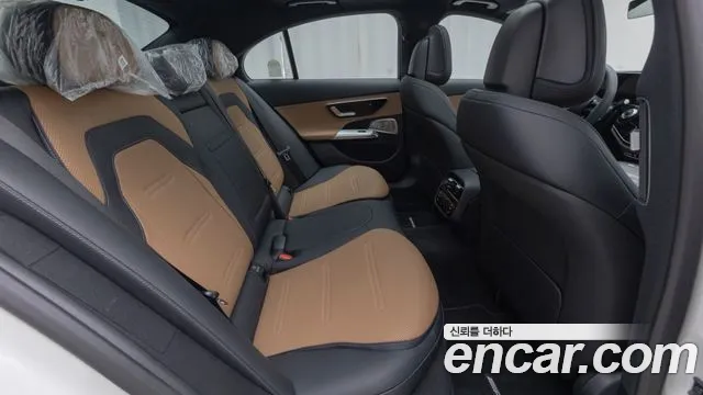 Mercedes-Benz E-Class 2025 thumb 5
