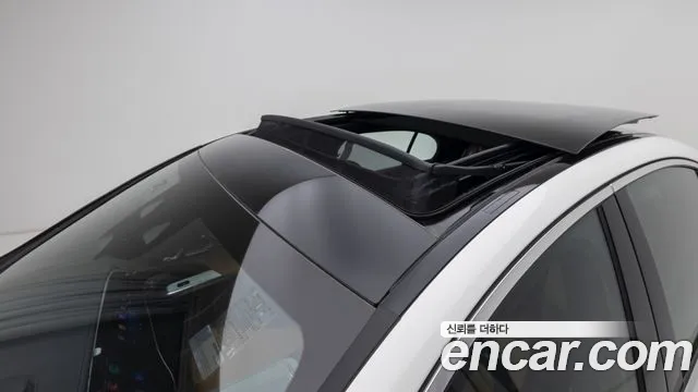 Mercedes-Benz E-Class 2025 thumb 11