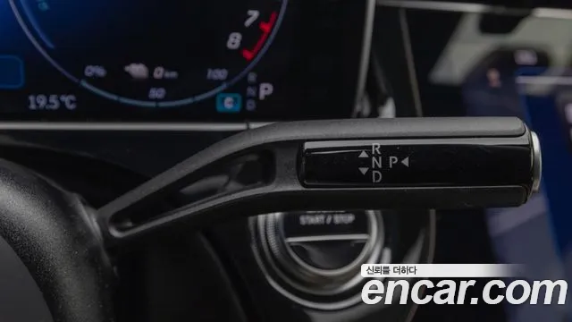 Mercedes-Benz E-Class 2025 thumb 8