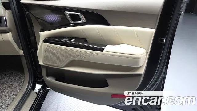 Kia Carnival 2022 thumb 10