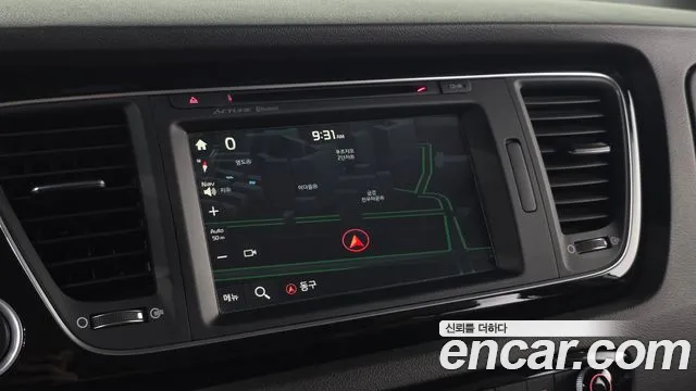 Kia Carnival 2015 thumb 12