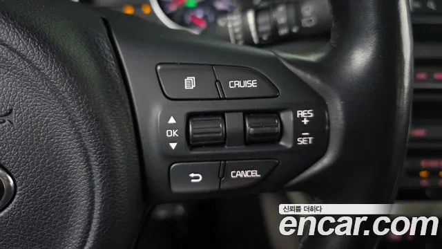 Kia Carnival 2015 thumb 3