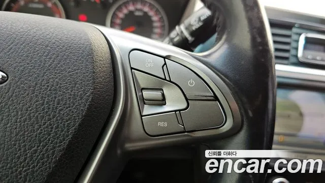 KGM Korando 2017 thumb 11