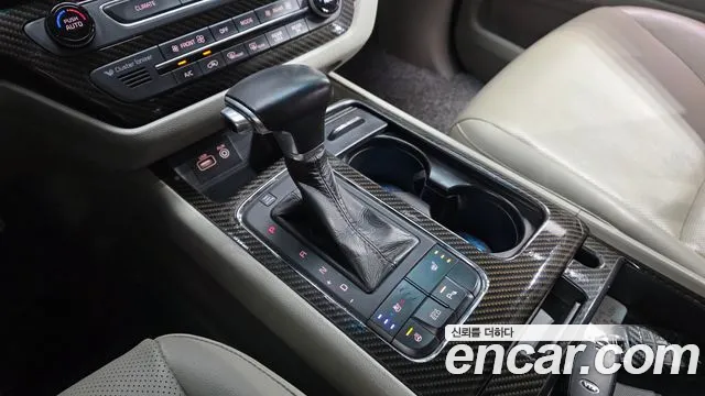 Kia Carnival 2016 thumb 9