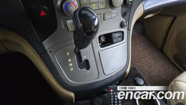 Hyundai Staria 2011 thumb 12