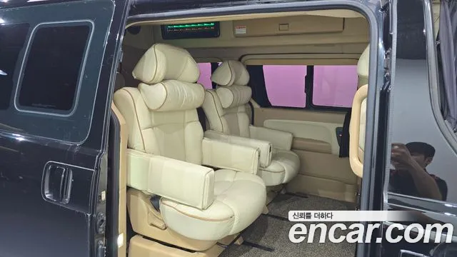 Hyundai Staria 2011 thumb 7