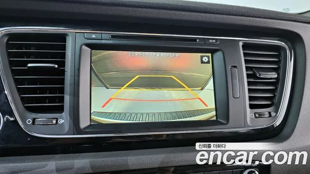 Kia Carnival 2016 thumb 8