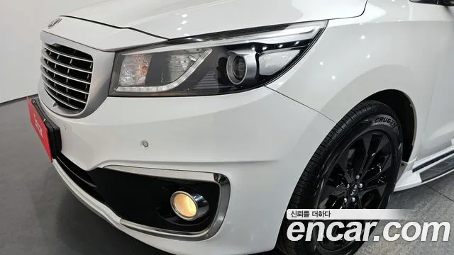Kia Carnival 2016 thumb 11