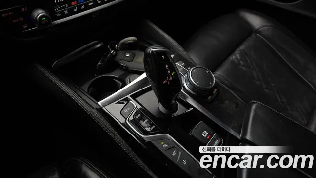 BMW 6 серии Gran Turismo 2018 thumb 10