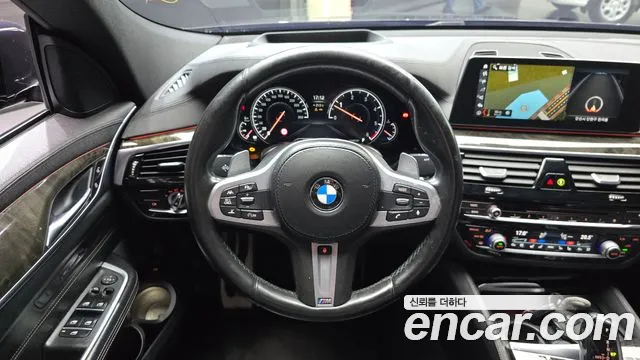 BMW 6 серии Gran Turismo 2018 thumb 11
