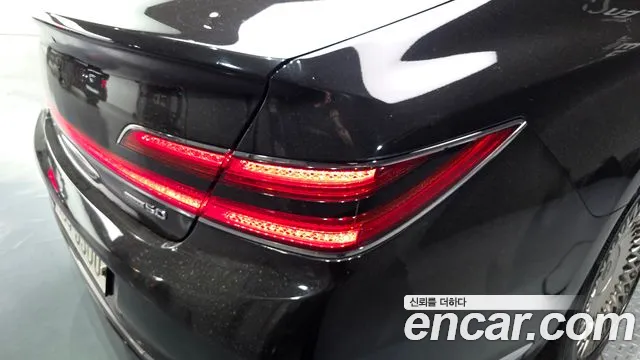 Genesis G90 2019 thumb 4