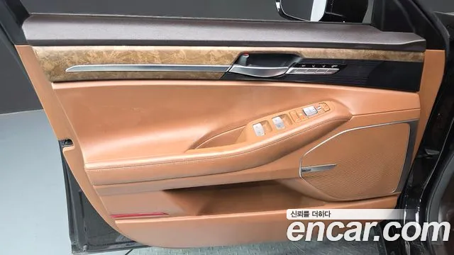 Genesis G90 2019 thumb 2