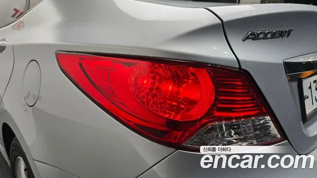 Hyundai Accent 2013 thumb 10