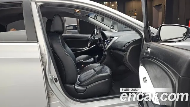 Hyundai Accent 2013 thumb 11