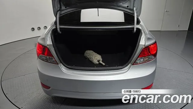 Hyundai Accent 2013 thumb 9