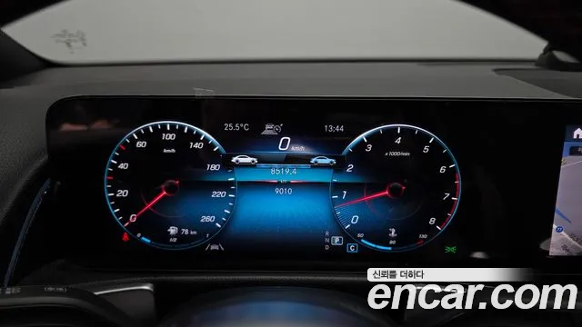 Mercedes-Benz GLB 2023 thumb 12