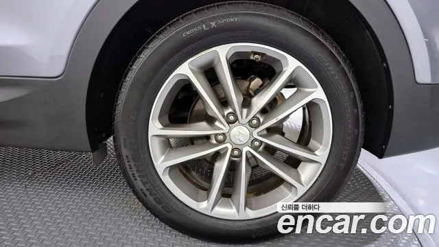 Hyundai Santafe 2017 thumb 9