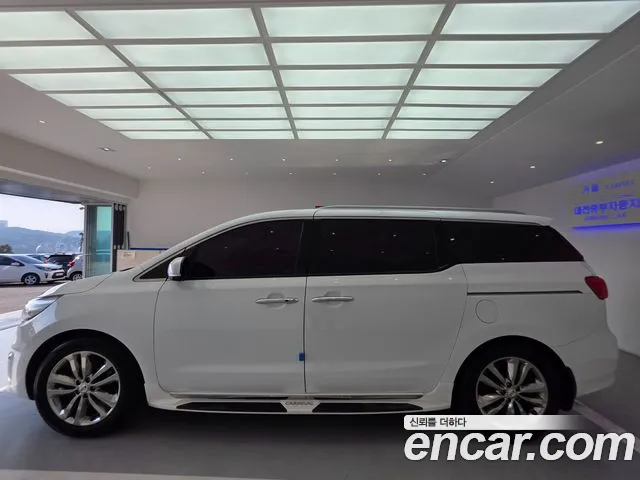 Kia Carnival 2016 thumb 2
