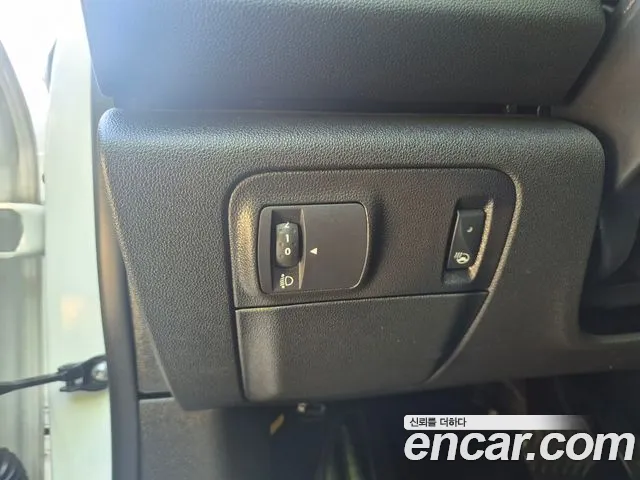 Renault SM6 2020 thumb 10