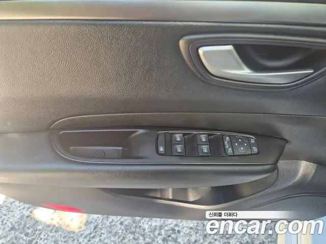Renault SM6 2020 thumb 3