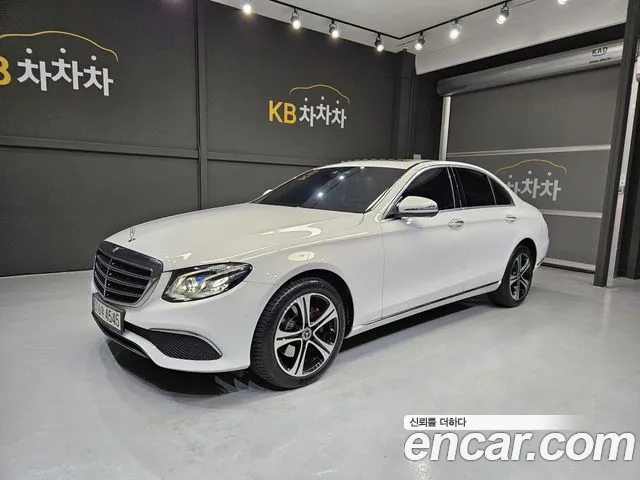 Mercedes-Benz E-Class 2018 thumb 7