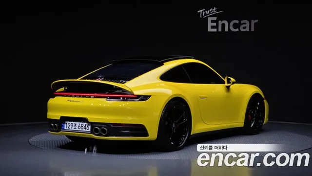 Porsche 911 2020 thumb 11
