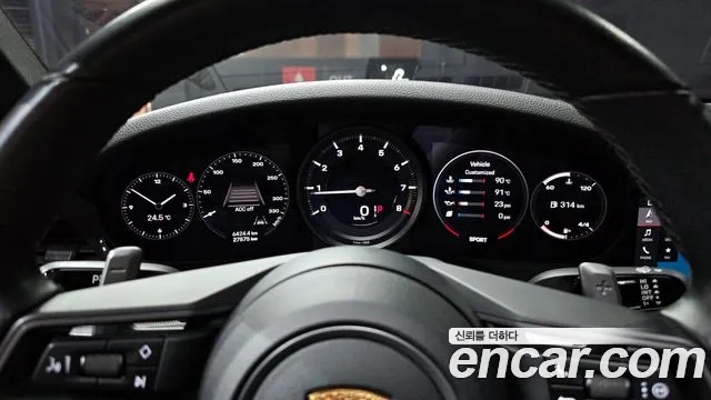 Porsche 911 2020 thumb 8