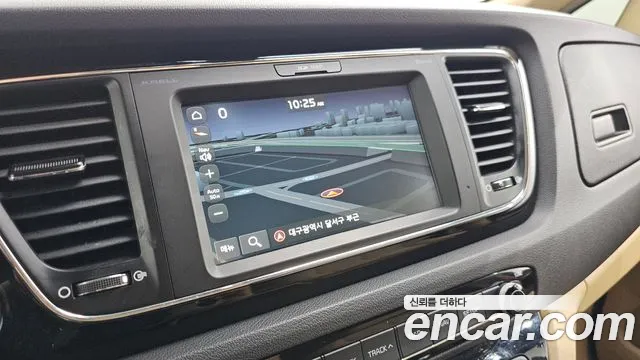 Kia Carnival 2018 thumb 10