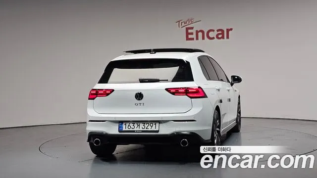 Volkswagen Golf 2024 thumb 2