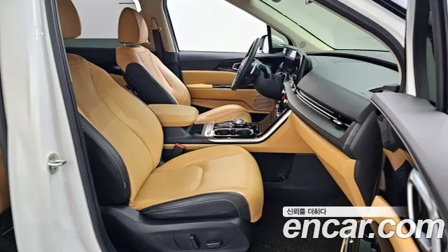 Kia Carnival 2021 thumb 3