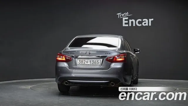 Nissan Altima 2018 thumb 4