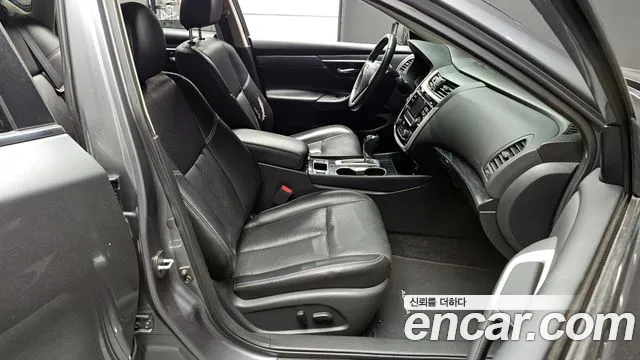 Nissan Altima 2018 thumb 3