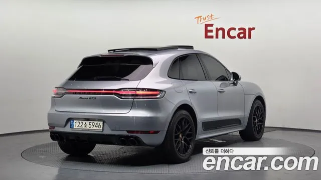 Porsche Macan 2021 thumb 2