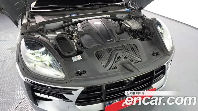 Porsche Macan 2021 thumb 4