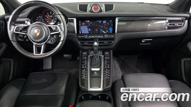 Porsche Macan 2021 thumb 5