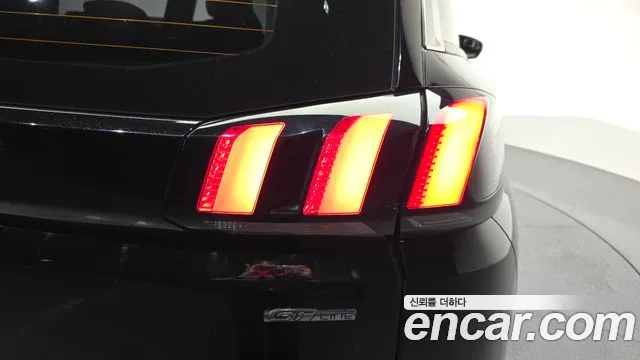 Peugeot 5008 2019 thumb 10