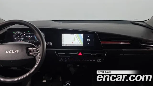 Kia Niro 2023 thumb 2