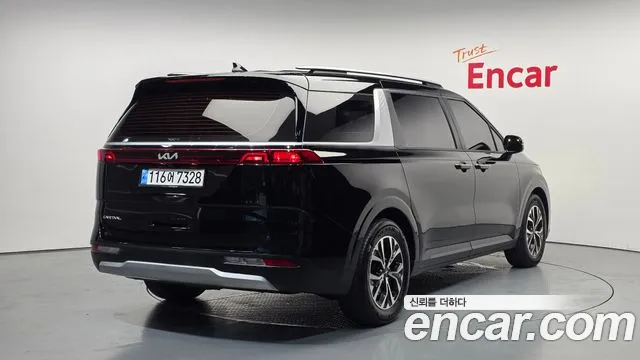 Kia Carnival 2023 thumb 8