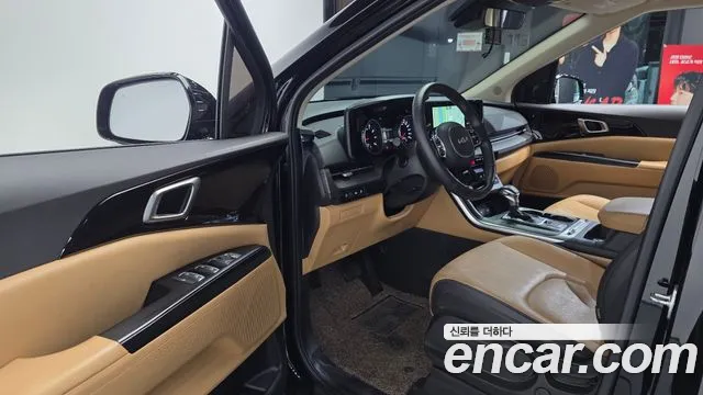 Kia Carnival 2023 thumb 2