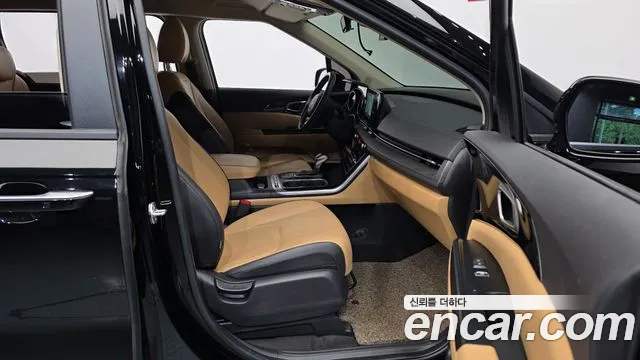 Kia Carnival 2023 thumb 5