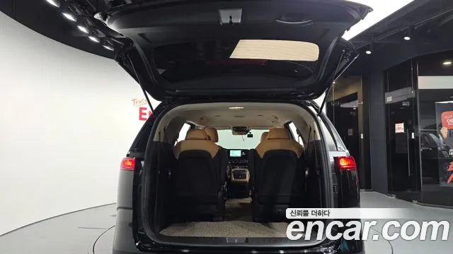 Kia Carnival 2023 thumb 11
