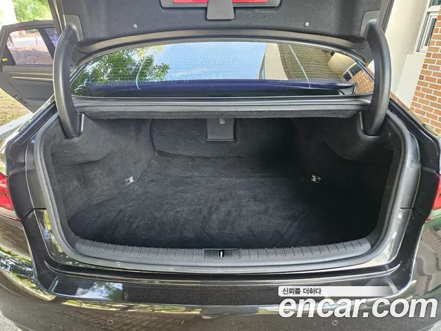 Genesis G80 2019 thumb 11