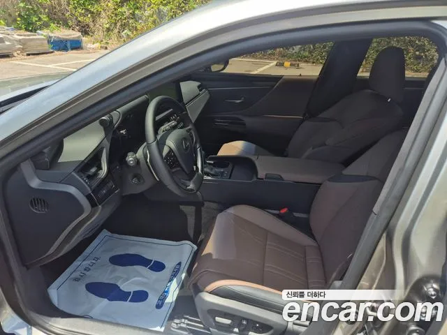 Lexus ES 300h 2026 thumb 3